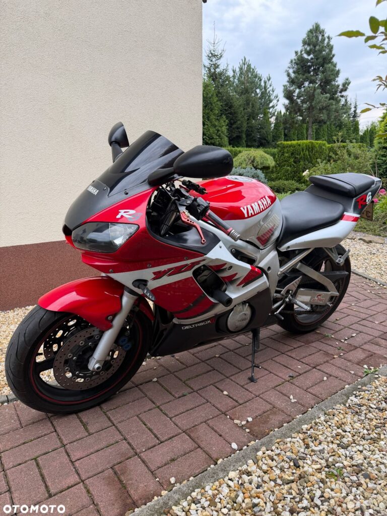 Yamaha R6